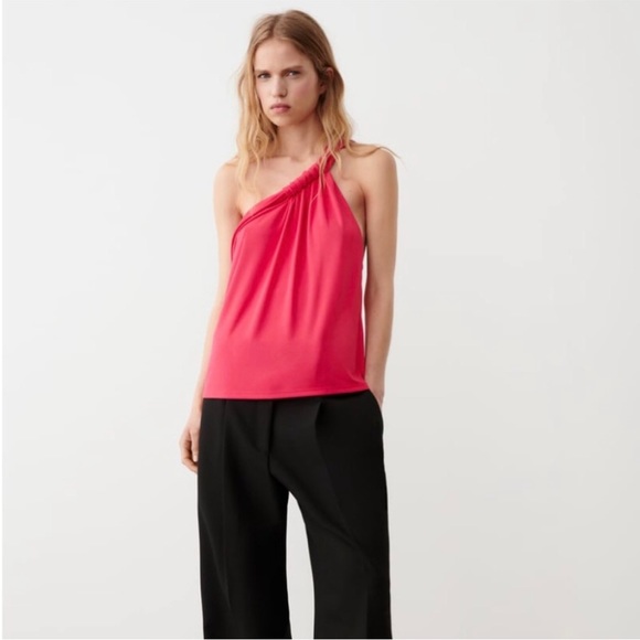 ZARA NWOT Asymmetrical top open neckline, ruched detail, pink, 100% polyester.🎀 - Picture 1 of 4